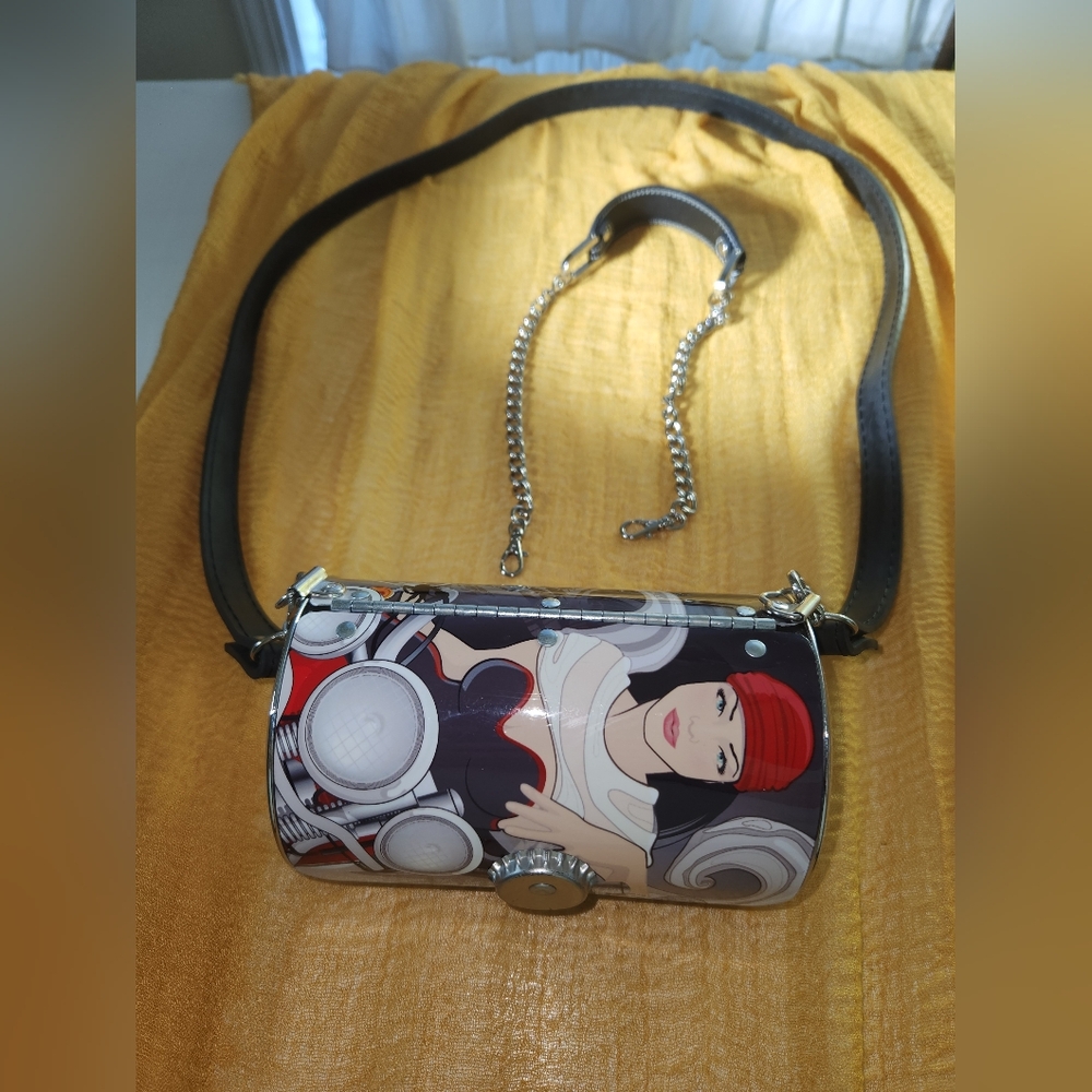 2007 Little Earth Cyclone purse with two straps 8/07